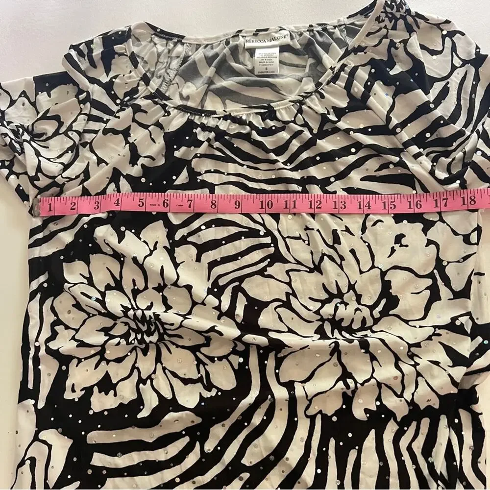 Rebecca Malone Women’s Black and White Shimmer Stretch 3/4 Sleeve Print Blouse